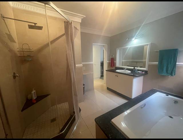 3 BEDROOM TOWNHOUSE RENTED IN HILLCREST CENTRAL